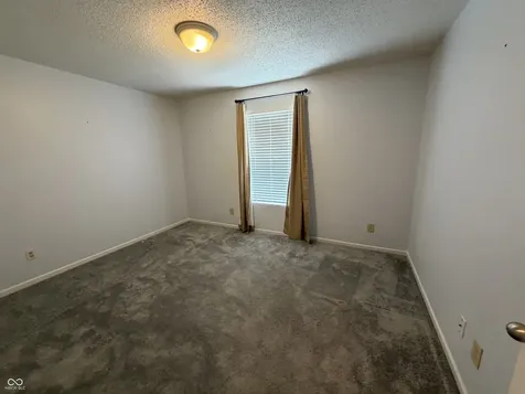 632 Runnymede Court Greenfield IN 46140