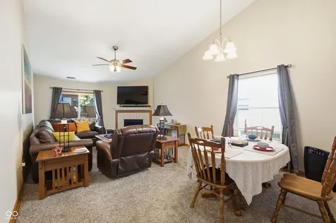 725 Chestnut Lane Brownsburg IN 46112