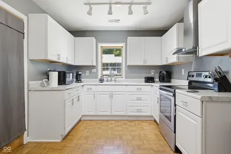 8948 Robey Drive Indianapolis IN 46234