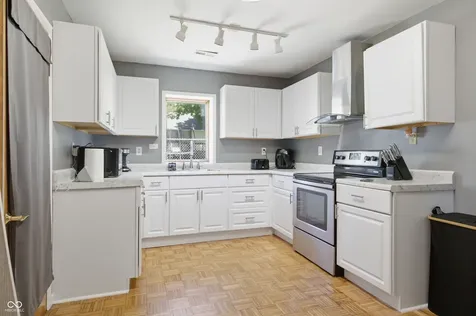 8948 Robey Drive Indianapolis IN 46234