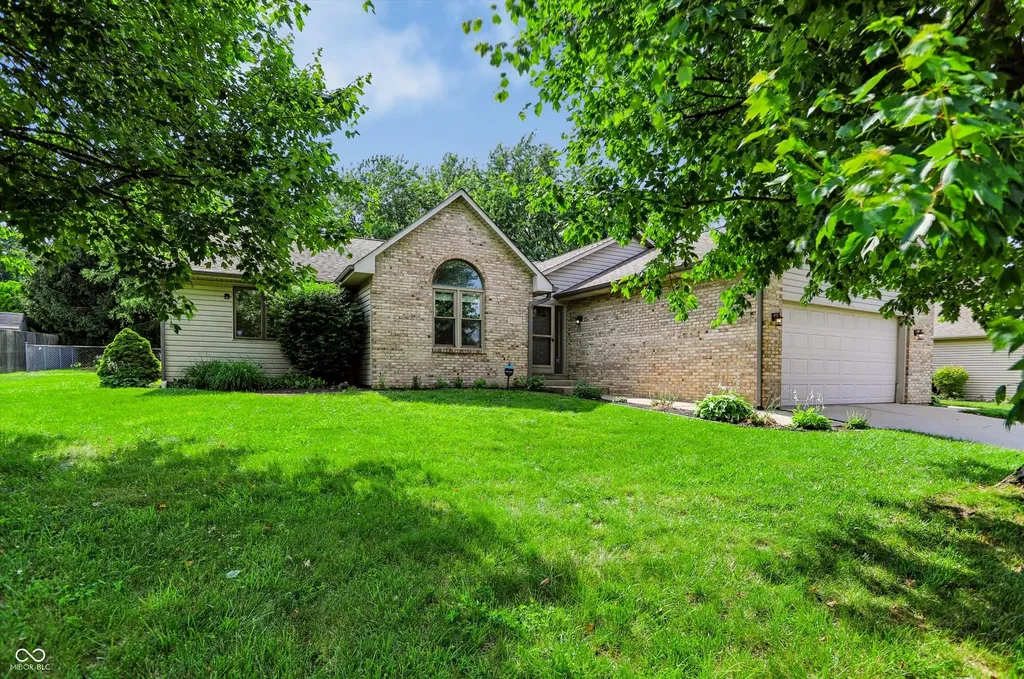 3852 Premier Drive Columbus IN 47203