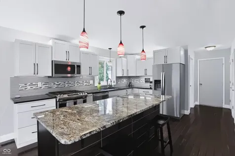 3852 Premier Drive Columbus IN 47203