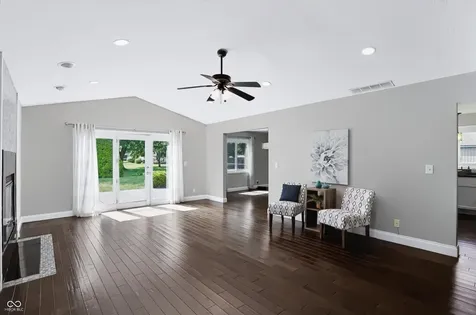 3852 Premier Drive Columbus IN 47203