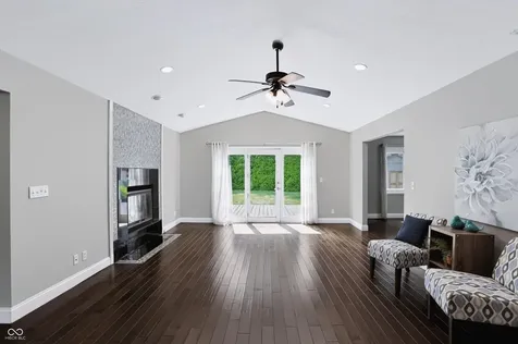 3852 Premier Drive Columbus IN 47203