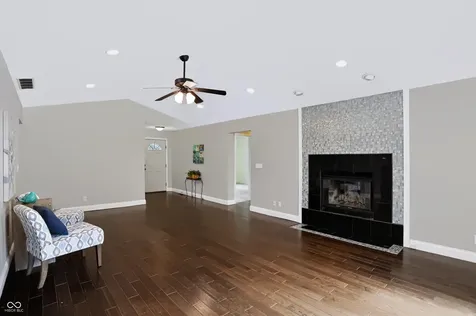3852 Premier Drive Columbus IN 47203