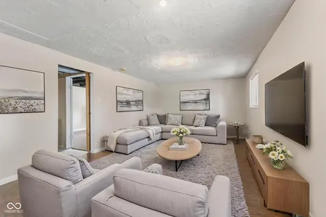 8536 Friendship Lane Indianapolis IN 46217