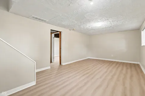 8536 Friendship Lane Indianapolis IN 46217