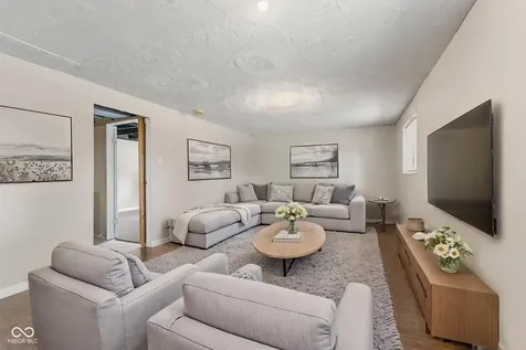 8536 Friendship Lane Indianapolis IN 46217