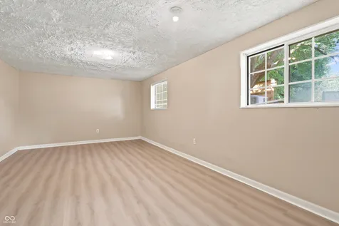 8536 Friendship Lane Indianapolis IN 46217