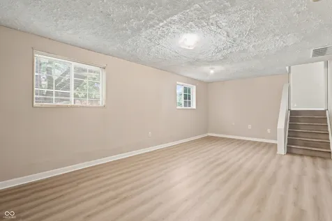 8536 Friendship Lane Indianapolis IN 46217