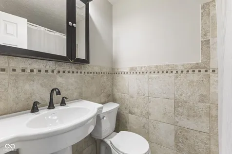 8536 Friendship Lane Indianapolis IN 46217