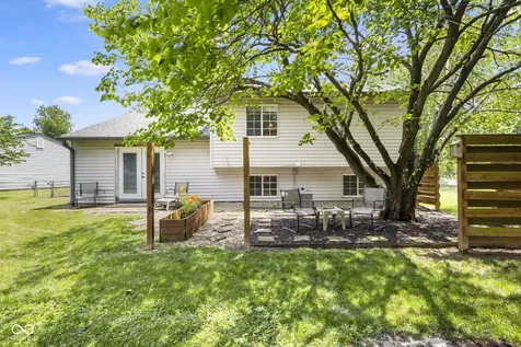 8536 Friendship Lane Indianapolis IN 46217