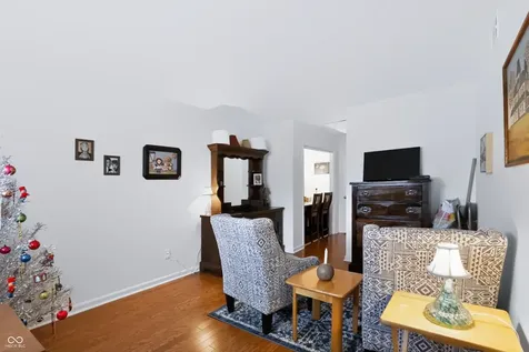 4212 Dahlia Indianapolis IN 46220