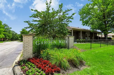 4212 Dahlia Indianapolis IN 46220