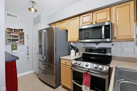 4212 Dahlia Indianapolis IN 46220