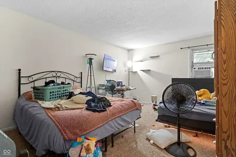 5308 5310 Hemlock Muncie IN 47306