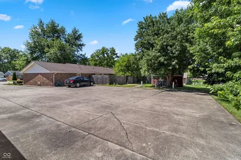 5308 5310 Hemlock Muncie IN 47306