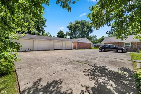 5308 5310 Hemlock Muncie IN 47306