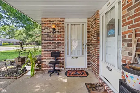 5308 5310 Hemlock Muncie IN 47306