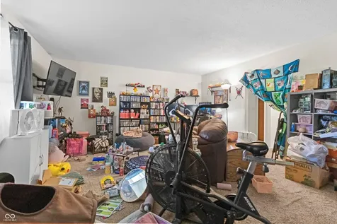 5308 5310 Hemlock Muncie IN 47306