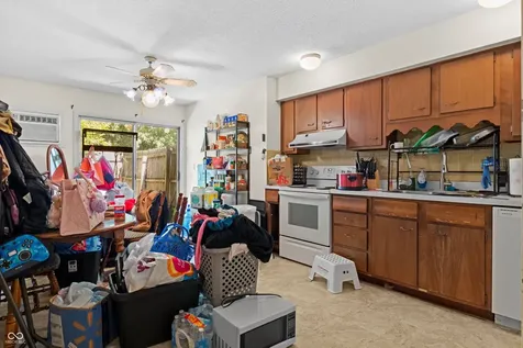 5308 5310 Hemlock Muncie IN 47306