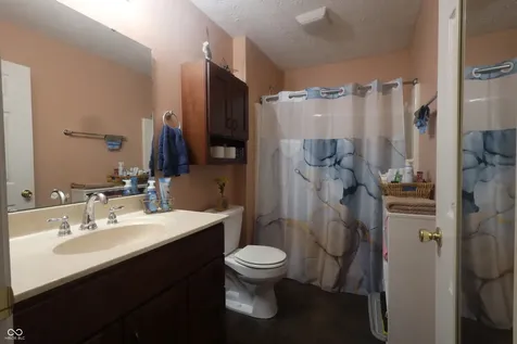 3910 Gray Pond Court Indianapolis IN 46237