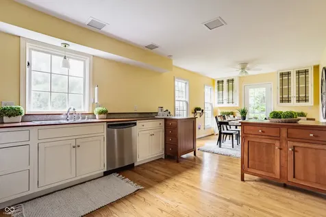 30 Cedar Mill Court Zionsville IN 46077