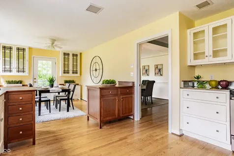 30 Cedar Mill Court Zionsville IN 46077