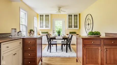 30 Cedar Mill Court Zionsville IN 46077