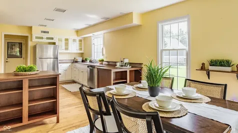 30 Cedar Mill Court Zionsville IN 46077