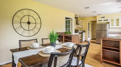 30 Cedar Mill Court Zionsville IN 46077