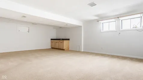 30 Cedar Mill Court Zionsville IN 46077