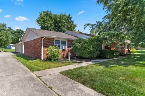 5304 5306 Hemlock Muncie IN 47304