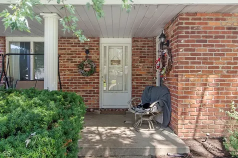 5304 5306 Hemlock Muncie IN 47304