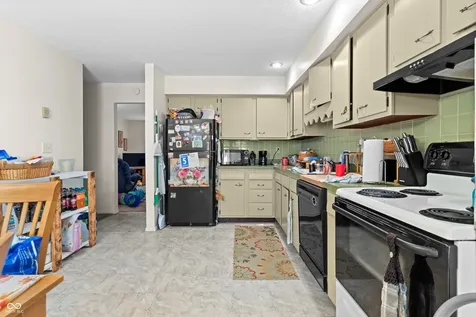 5304 5306 Hemlock Muncie IN 47304