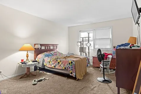 5304 5306 Hemlock Muncie IN 47304
