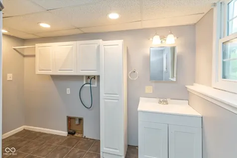 9008 Panorama Court Indianapolis IN 46234