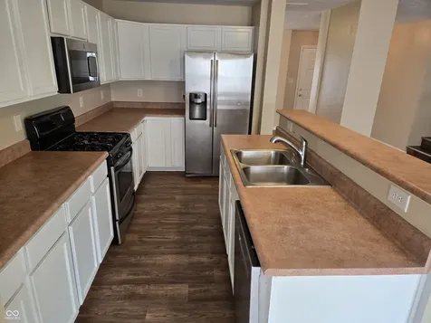 8005 Harshaw Drive Indianapolis IN 46239