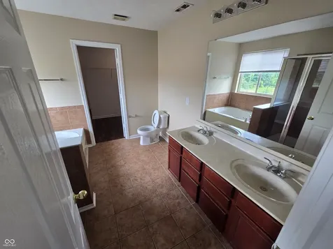 8005 Harshaw Drive Indianapolis IN 46239