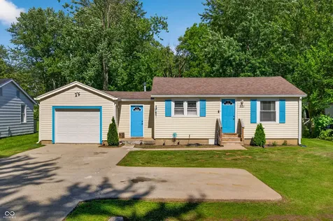 221 Della Road Columbus IN 47203