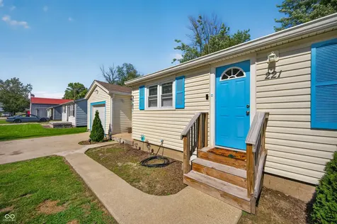 221 Della Road Columbus IN 47203