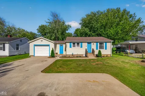 221 Della Road Columbus IN 47203