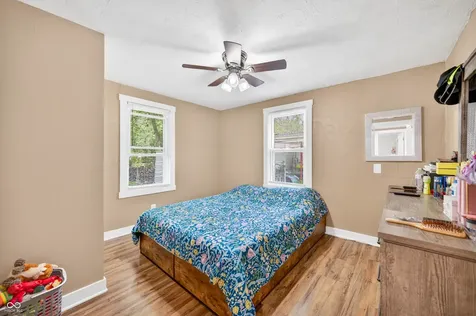 221 Della Road Columbus IN 47203