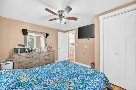 221 Della Road Columbus IN 47203