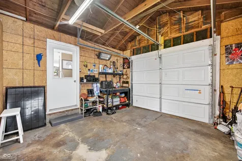 221 Della Road Columbus IN 47203