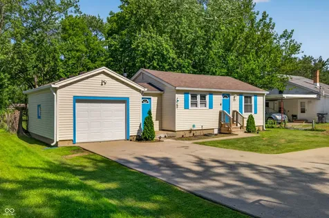 221 Della Road Columbus IN 47203