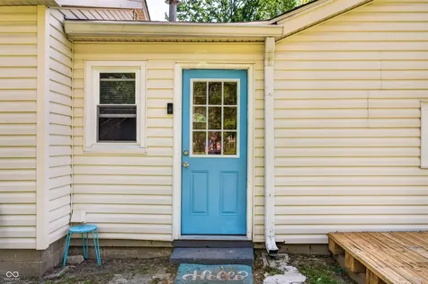221 Della Road Columbus IN 47203