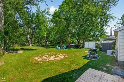 221 Della Road Columbus IN 47203