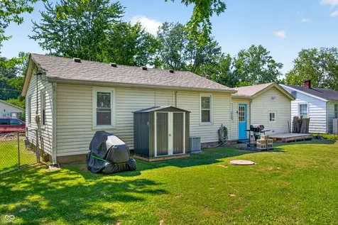 221 Della Road Columbus IN 47203