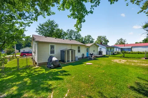 221 Della Road Columbus IN 47203
